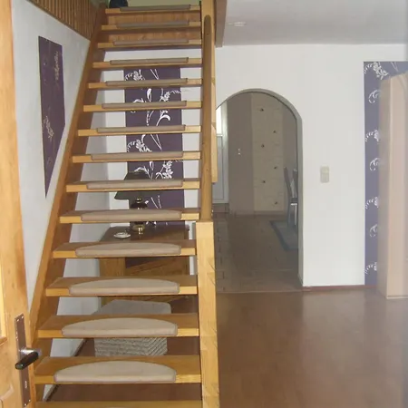 Apartment Geraeumige Ferienwohnung In Ruhiger Lage