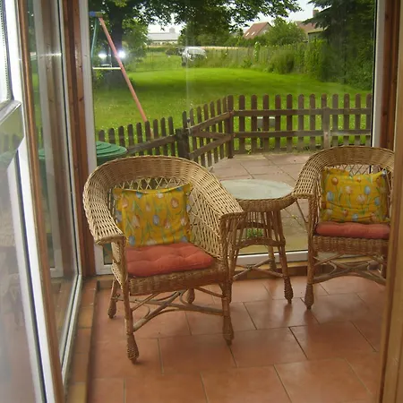 Geraeumige Ferienwohnung In Ruhiger Lage Apartment
